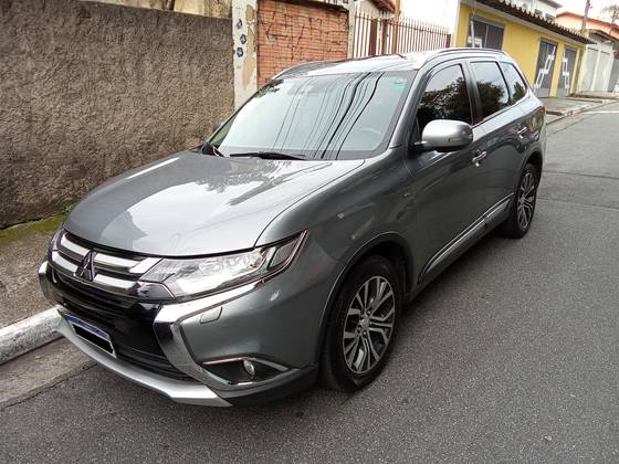 MITSUBISHI OUTLANDER 3.0 GT 4X4 V6 24V GASOLINA 4P AUTOMÁTICO